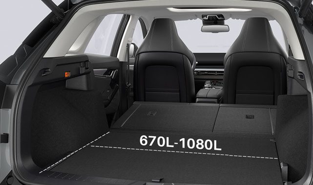 High capacity trunk in the JAC JS6 Car in Qatar.