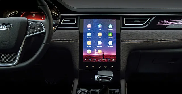 Multimedia touchscreen of JAC J7 sedan car in Qatar.